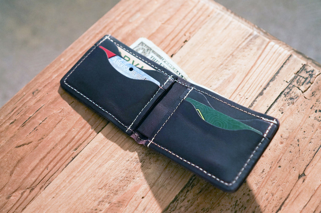 Leather Bifold Minimalist Wallet - Black Crimson