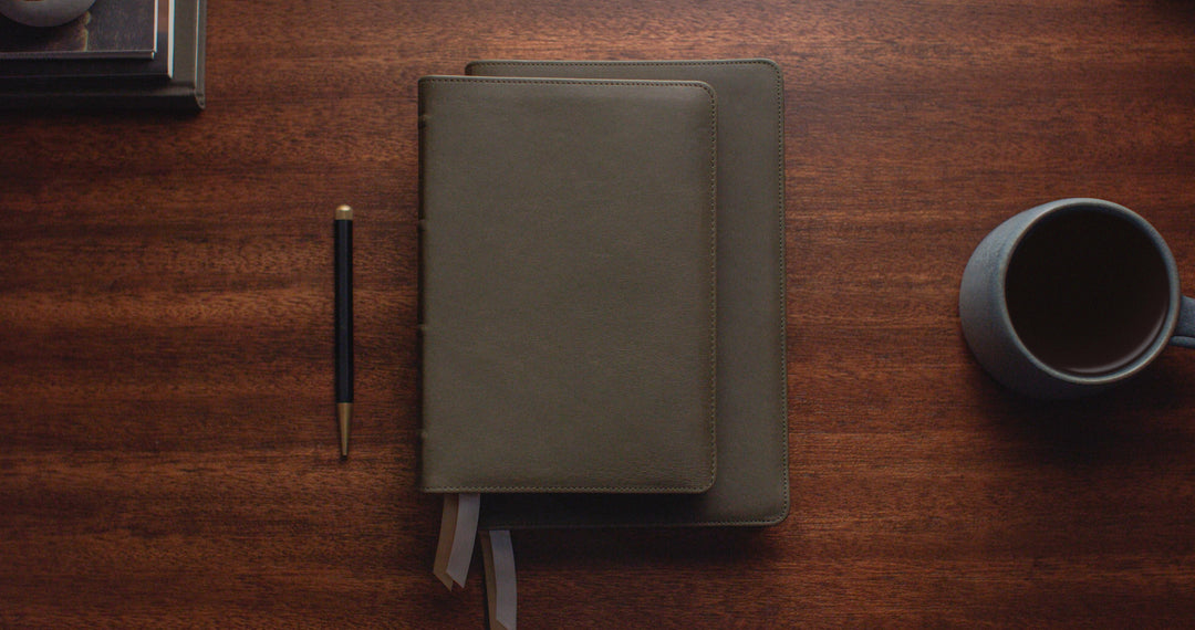 ESV Heirloom Bible, Alpha: Personal Size Edition Cowhide, Tuscan Green